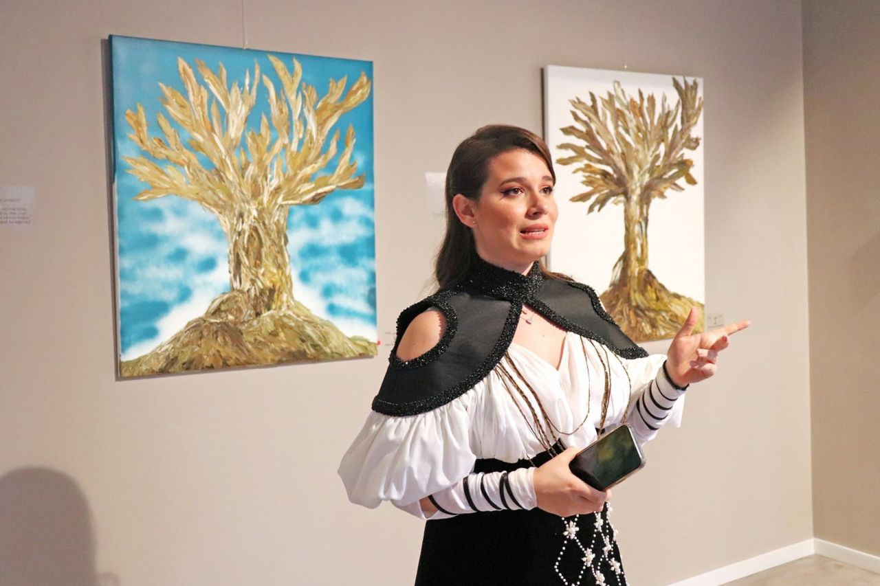 Kira Hagi joacă pe scena Teatrului Național! Piesa se numește Sistemul Perfect și este colegă cu un fost sportiv celebru