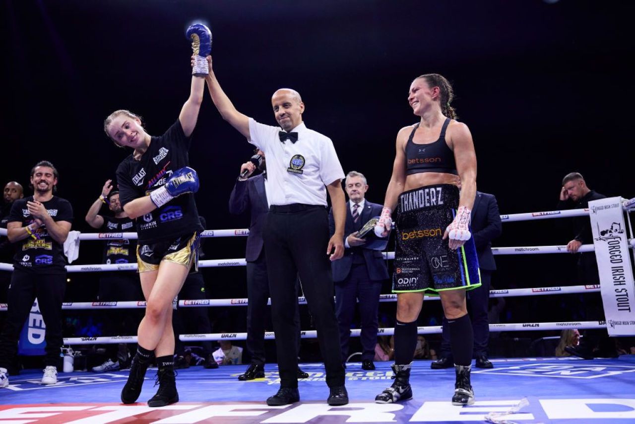 Un Rocky în varianta feminină! Cum a ajuns o frumoasă farmacistă să se lupte pentru titlul mondial în boxul profesionist_11