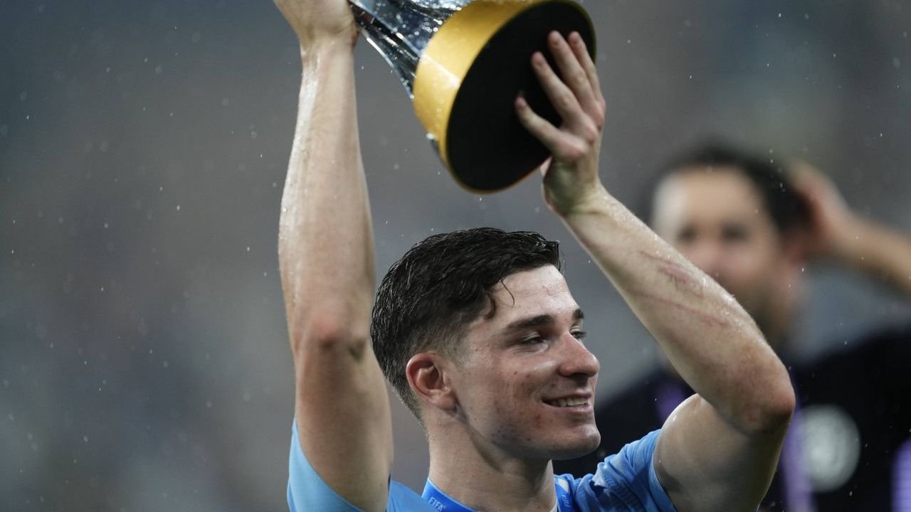 Boom! S-au schimbat cotele de piață în Premier League. Liverpool nu are niciun jucător în Top 10_5