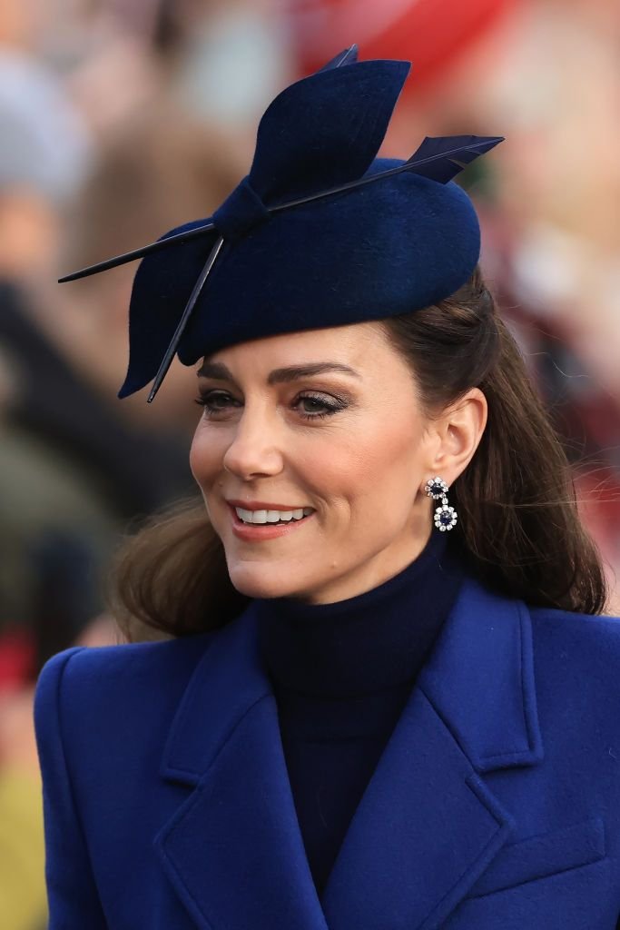 Prima apariție publică a Prințului William după anunțul suferinței lui Kate Middleton. A făcut galerie alături de Prințul George_10