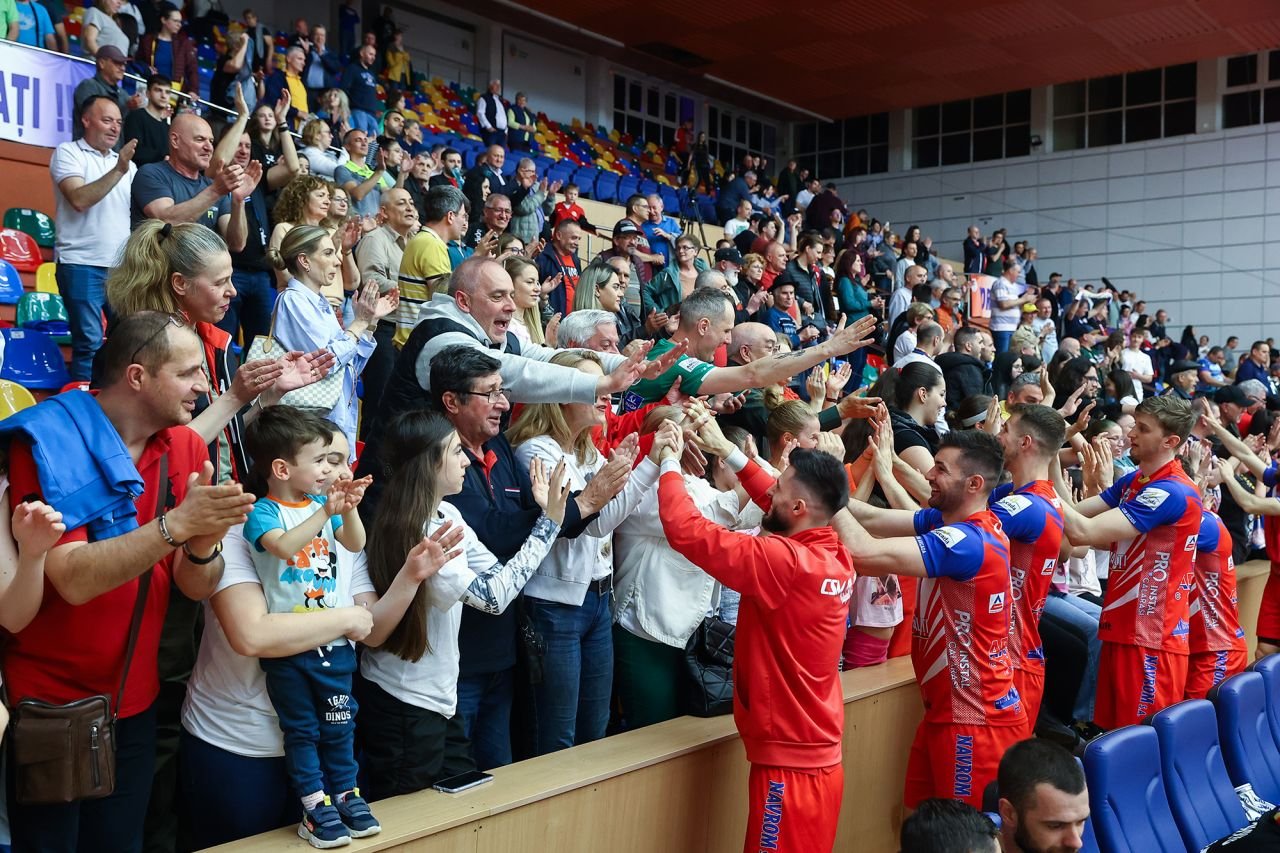 Tensiune maximă pe malul Dunării! Dinamo, susținută de 50 de fani în deplasarea de la Galați_10