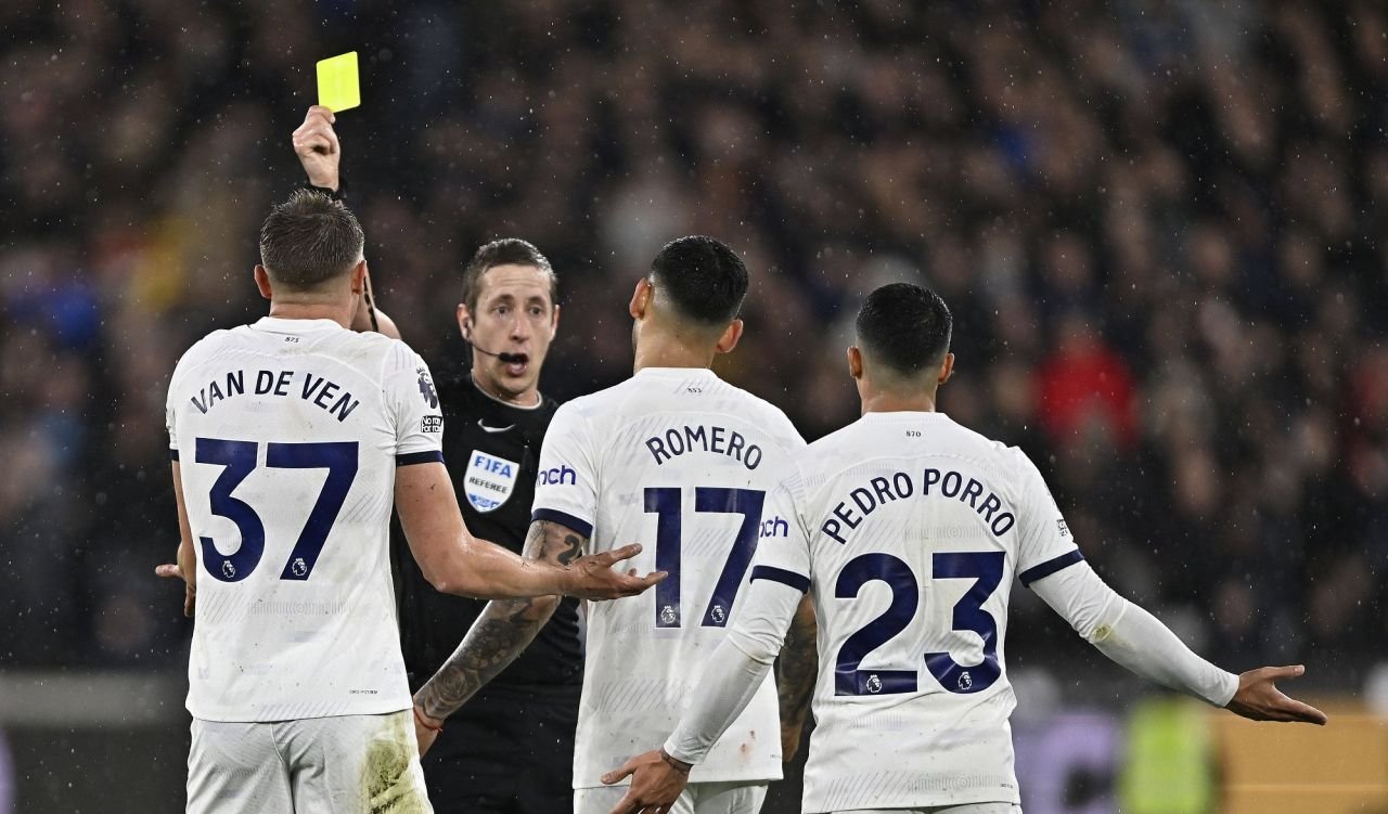 Rivalii pe post ai lui Radu Drăgușin, făcuți praf după umilința cu Newcastle! Notele primite de Romero și van de Ven