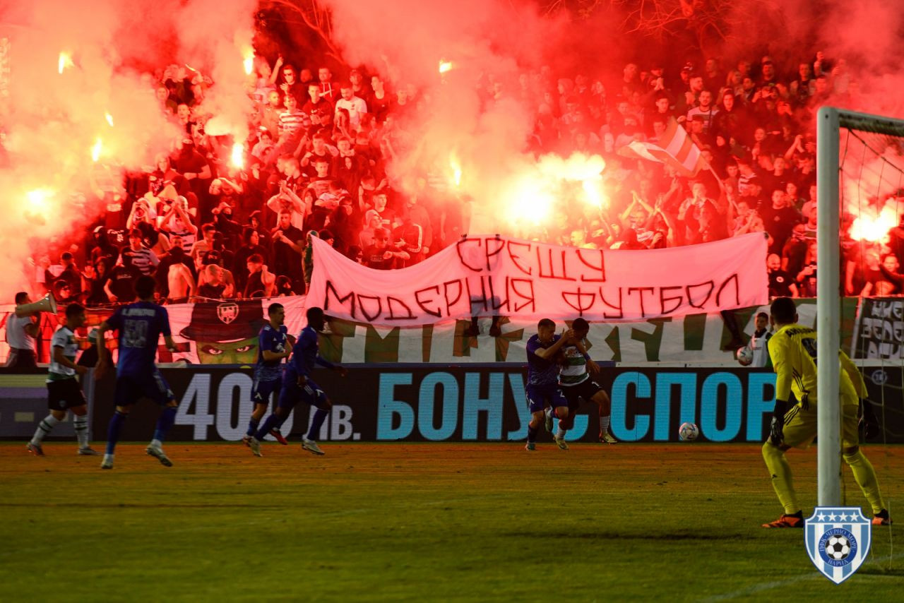 Atacantul rom&acirc;n din străinătate care speră la titlu și Champions League a &icirc;nscris primul gol la noua echipă!