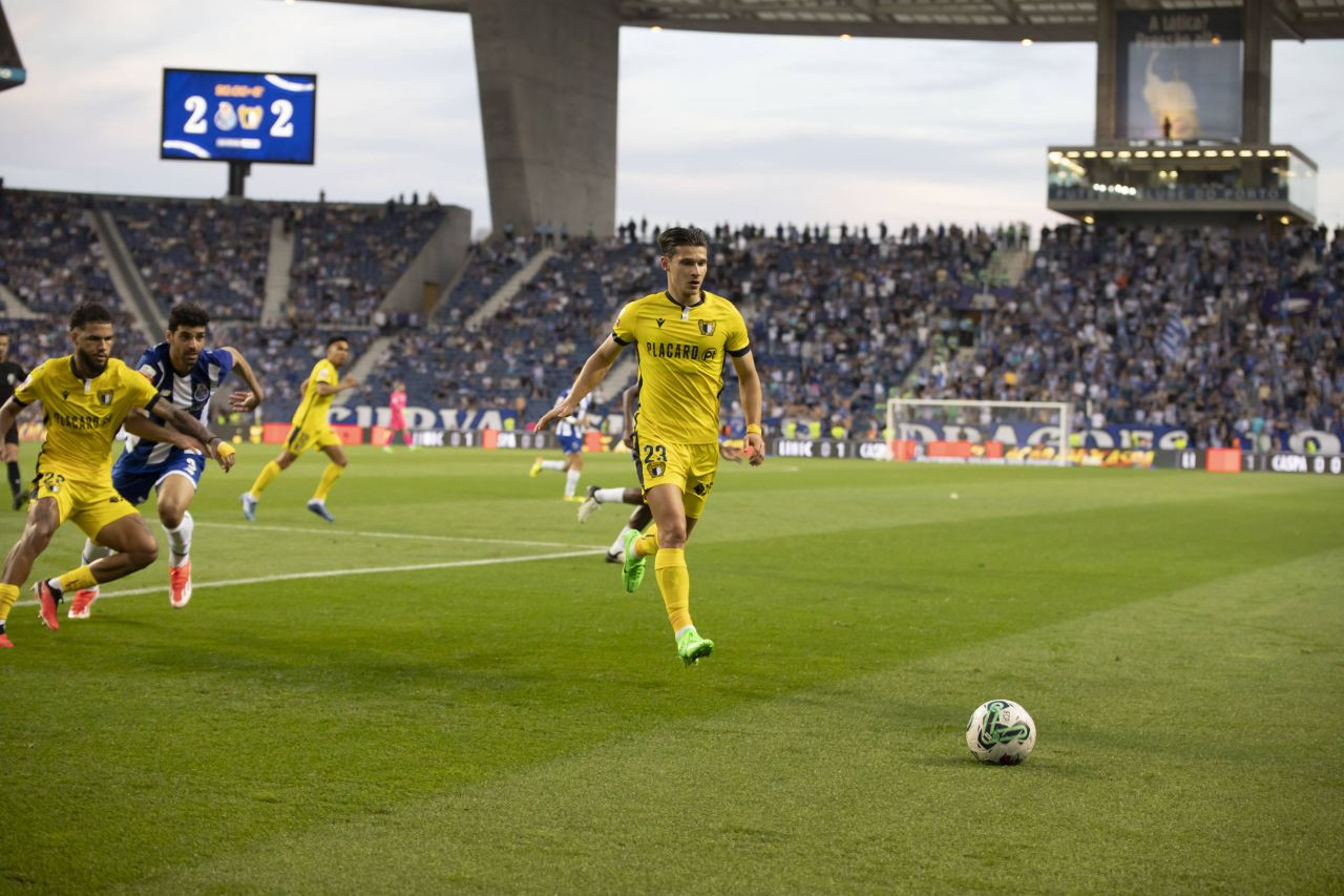 Meci mare făcut de Alex Dobre co. pe terenul lui FC Porto!