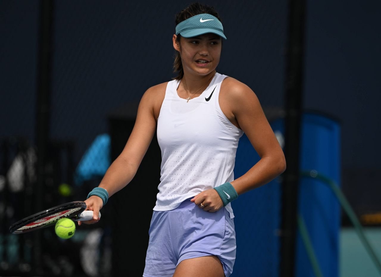 Emma Răducanu a fost eroina Marii Britanii la turneul Billie Jean King Cup!_13