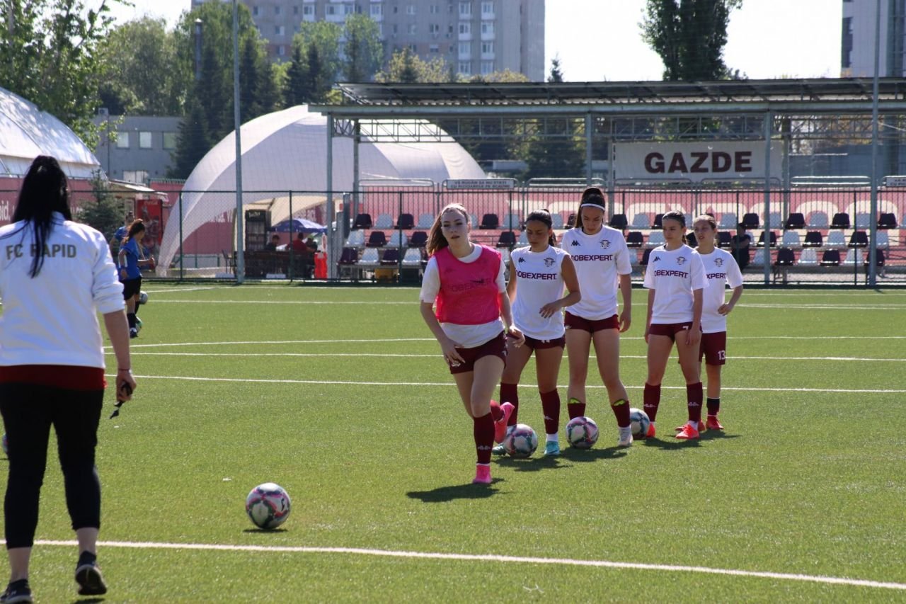 Promovare pentru echipa feminină a Rapidului, după ce a distrus-o pe FC Voluntari!_12
