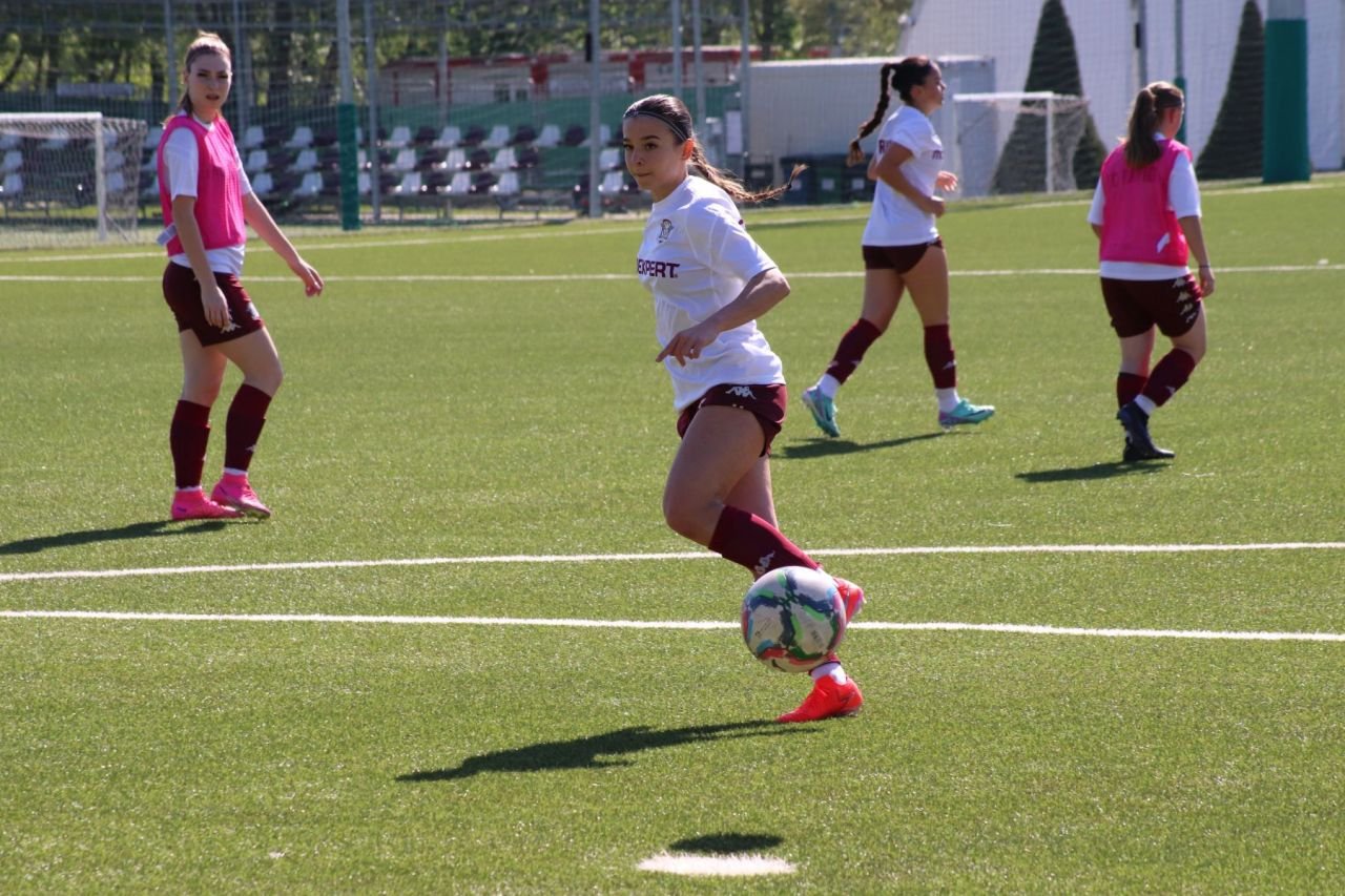 Promovare pentru echipa feminină a Rapidului, după ce a distrus-o pe FC Voluntari!_14