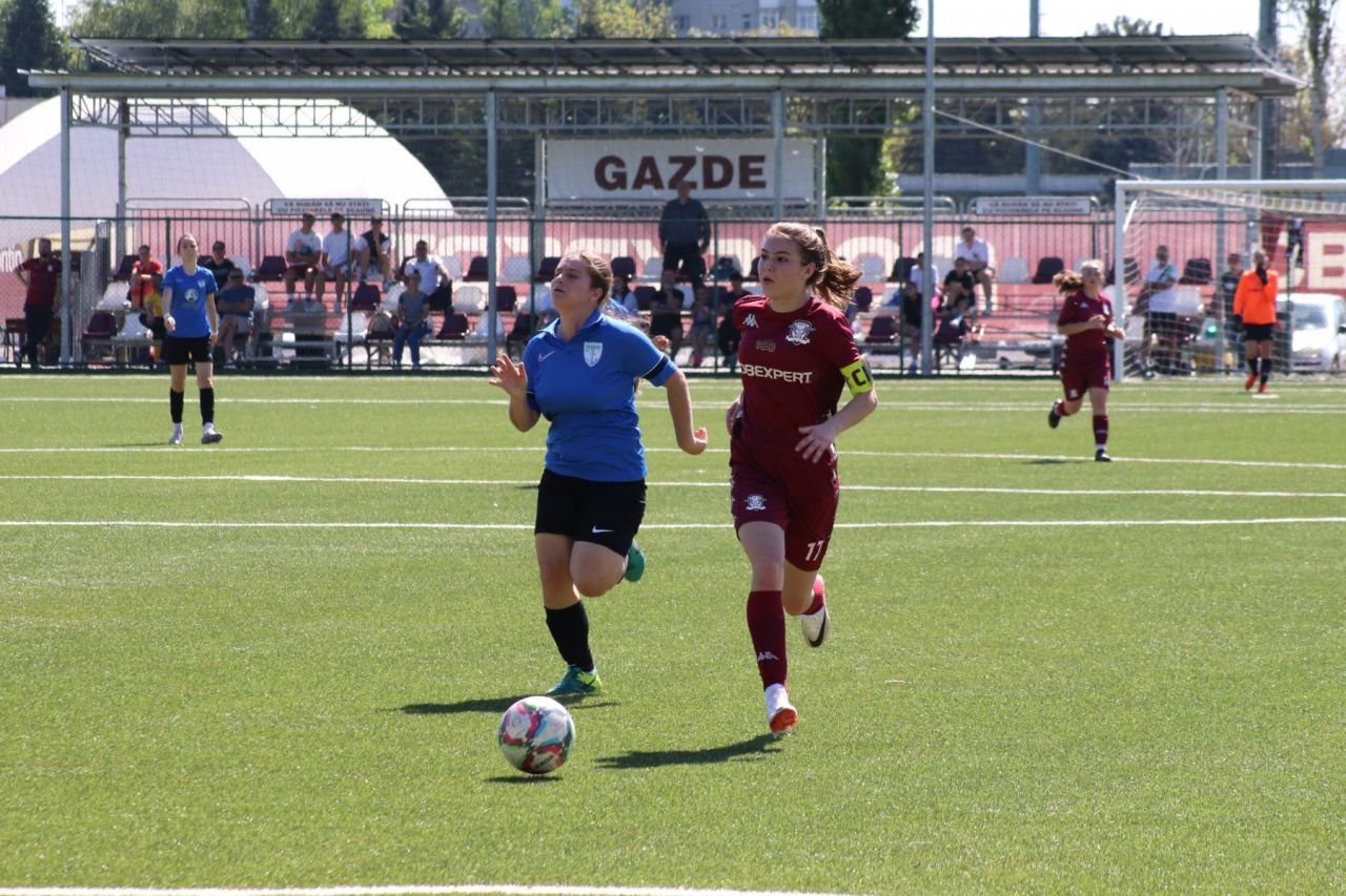 Promovare pentru echipa feminină a Rapidului, după ce a distrus-o pe FC Voluntari!_18