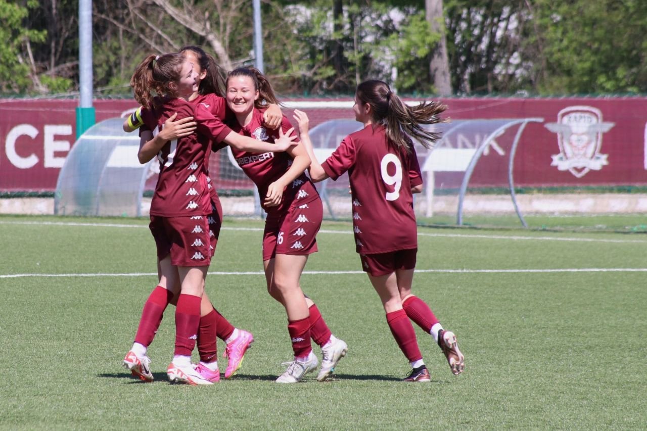 Promovare pentru echipa feminină a Rapidului, după ce a distrus-o pe FC Voluntari!_37