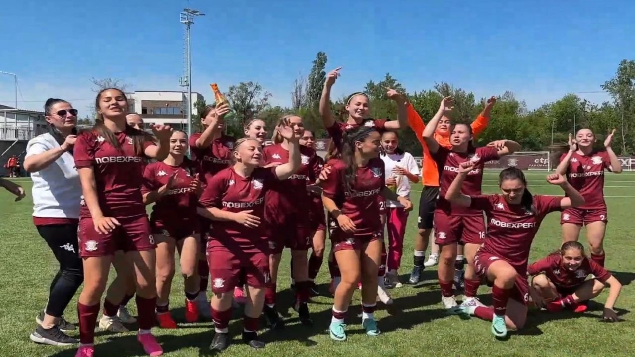 Promovare pentru echipa feminină a Rapidului, după ce a distrus-o pe FC Voluntari!_47