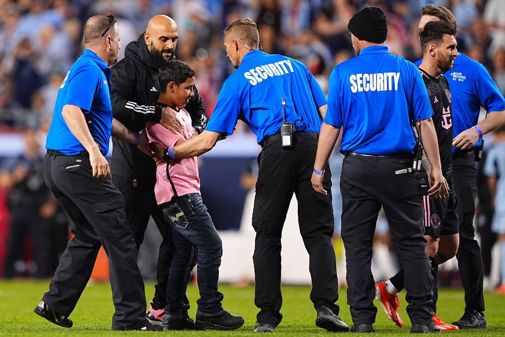 ”E mai rapid decât Mbappe!” Bodyguard-ul lui Messi impresionează din nou! A traversat terenul în mai puțin de cinci secunde_5