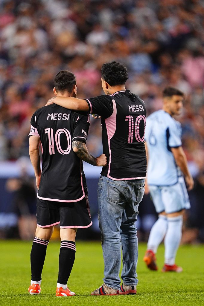 ”E mai rapid decât Mbappe!” Bodyguard-ul lui Messi impresionează din nou! A traversat terenul în mai puțin de cinci secunde_7