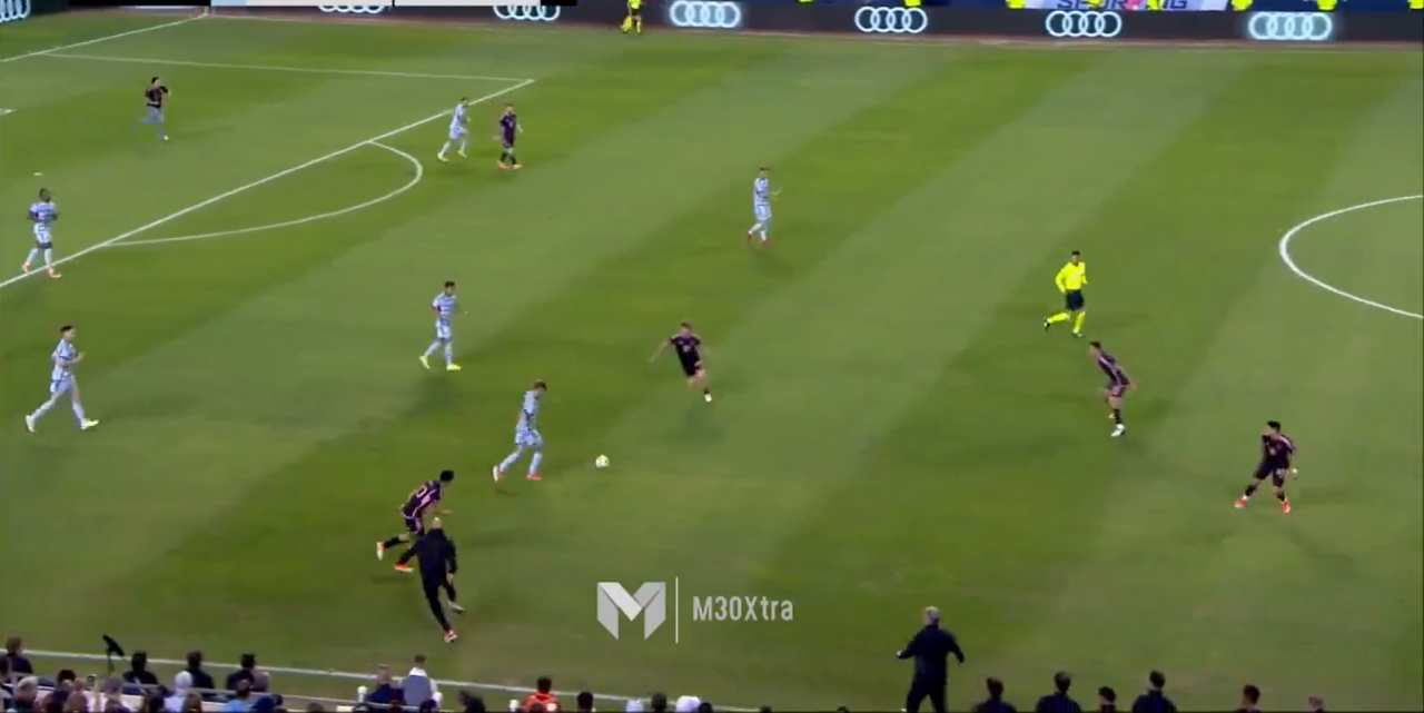 ”E mai rapid decât Mbappe!” Bodyguard-ul lui Messi impresionează din nou! A traversat terenul în mai puțin de cinci secunde_19