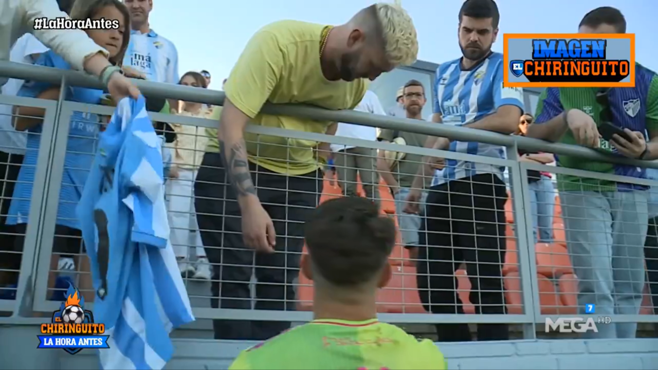 Scene nemaiîntâlnite în fotbalul spaniol! Un jucător i-a vândut tricoul unui suporter pentru 50 de euro: ”Clubul ne taxează!”_2