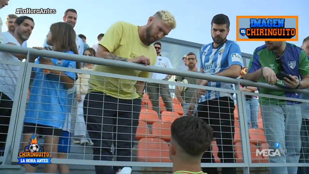 Scene nemaiîntâlnite în fotbalul spaniol! Un jucător i-a vândut tricoul unui suporter pentru 50 de euro: ”Clubul ne taxează!”_5