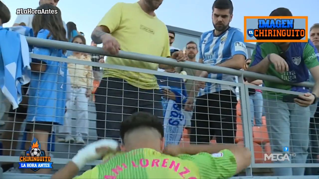 Scene nemaiîntâlnite în fotbalul spaniol! Un jucător i-a vândut tricoul unui suporter pentru 50 de euro: ”Clubul ne taxează!”_13