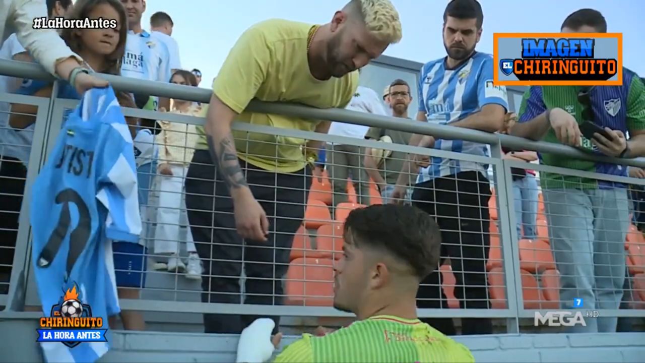 Scene nemaiîntâlnite în fotbalul spaniol! Un jucător i-a vândut tricoul unui suporter pentru 50 de euro: ”Clubul ne taxează!”_21