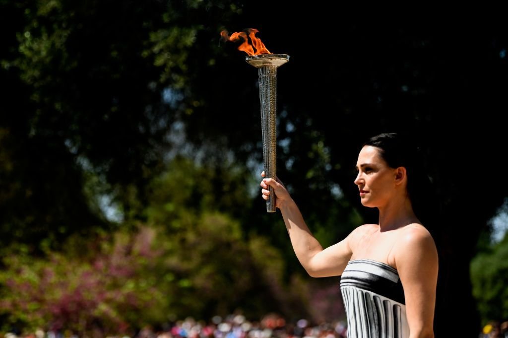 Zeii greci și-au dat acordul! S-a aprins flacăra olimpică pentru Paris 2024 _6