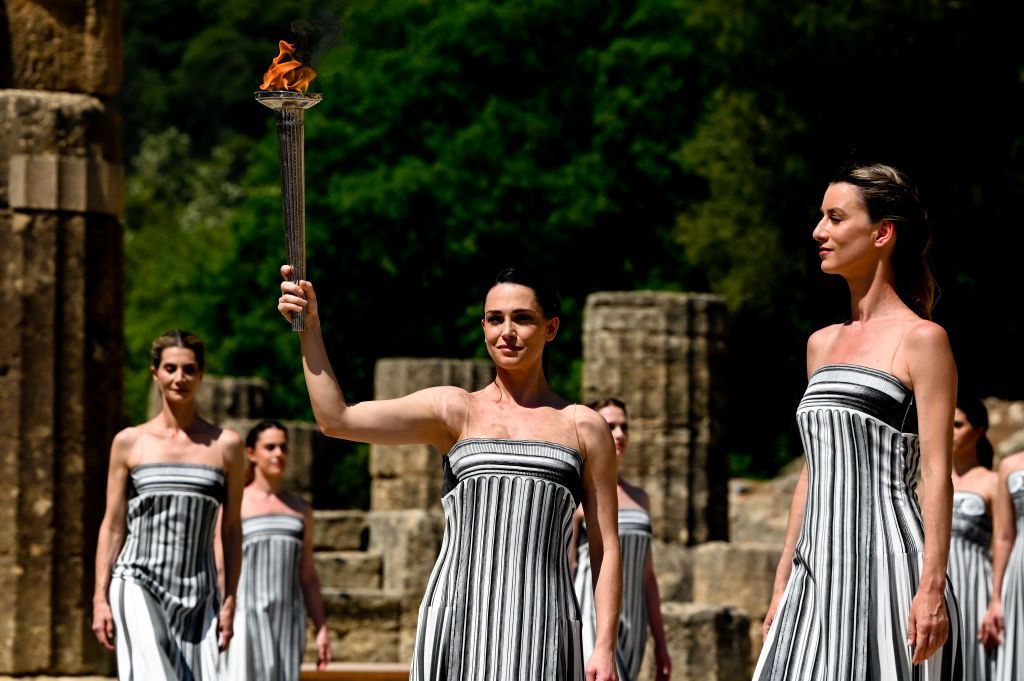Zeii greci și-au dat acordul! S-a aprins flacăra olimpică pentru Paris 2024 _10