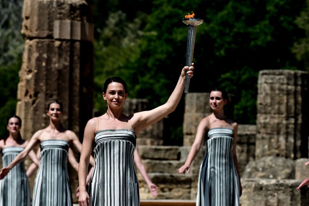 Zeii greci și-au dat acordul! S-a aprins flacăra olimpică pentru Paris 2024 _12