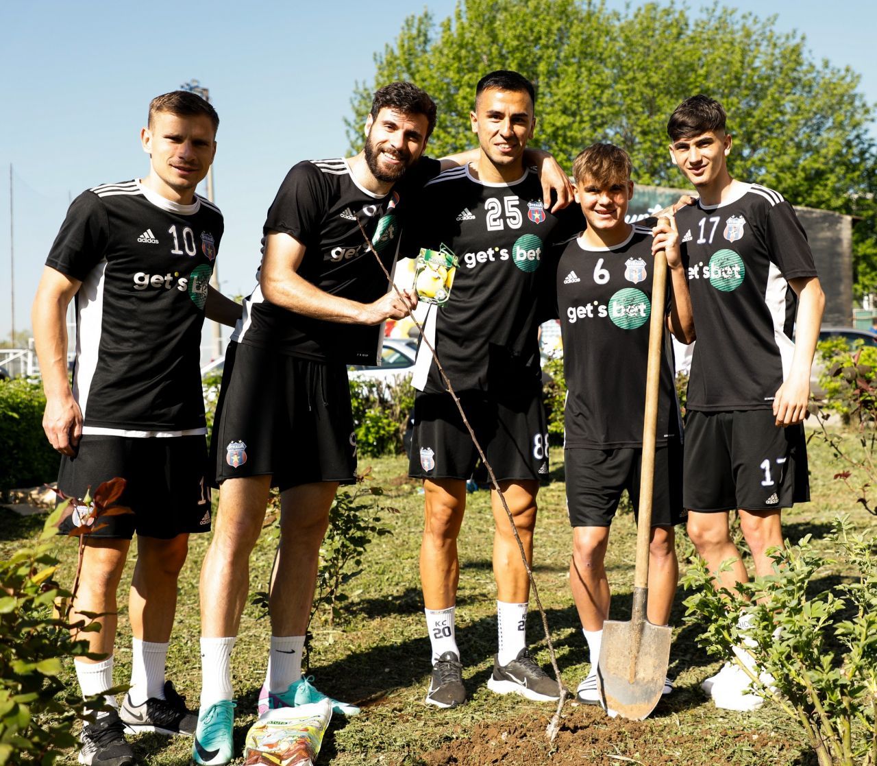 Steliștii, ca brazii! Ce îmbunătățire au adus fotbaliștii lui Oprița stadionului din Ghencea_3