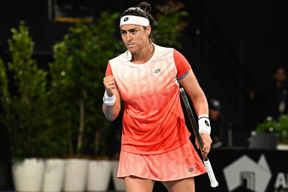 Cu câți bani a rămas Sorana Cîrstea după eliminarea în primul tur la Stuttgart. Eșec-fulger_13