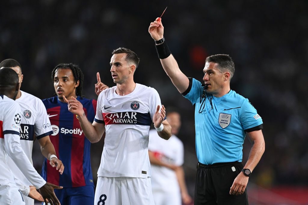 Istvan Kovacs l-a eliminat direct pe Araujo! Ce a scris presa spaniolă și care a fost reacția suporterilor Barcelonei_3