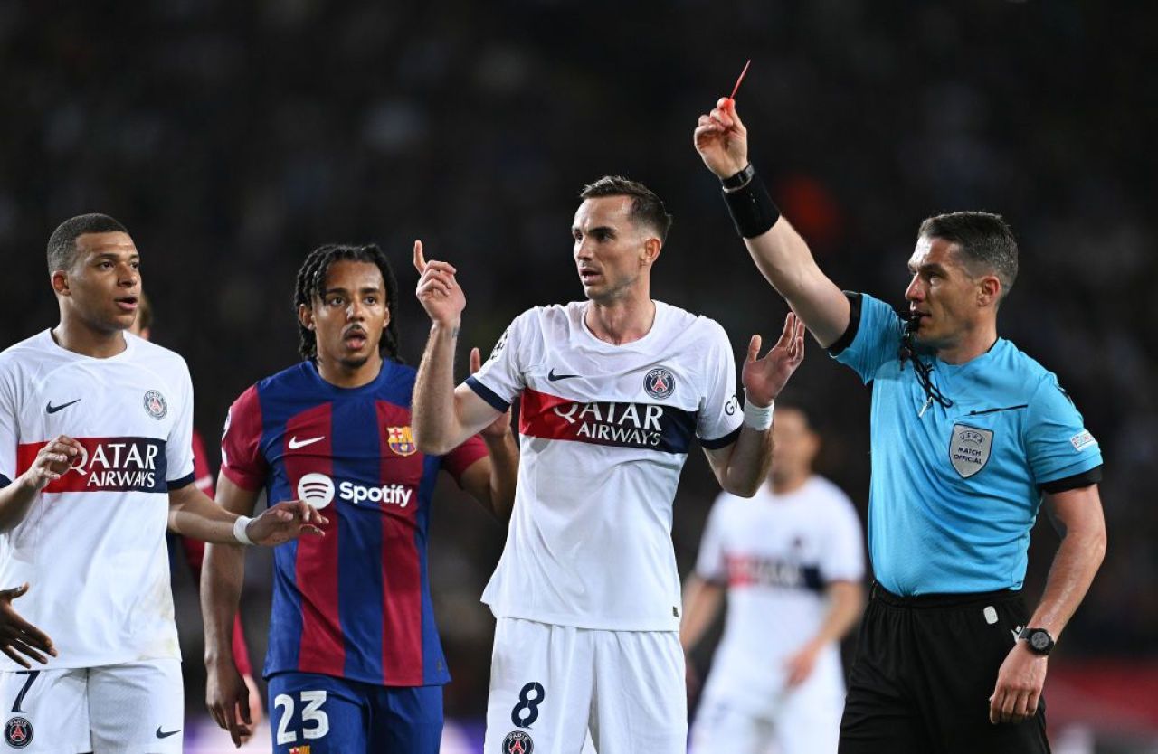 Istvan Kovacs l-a eliminat direct pe Araujo! Ce a scris presa spaniolă și care a fost reacția suporterilor Barcelonei_7