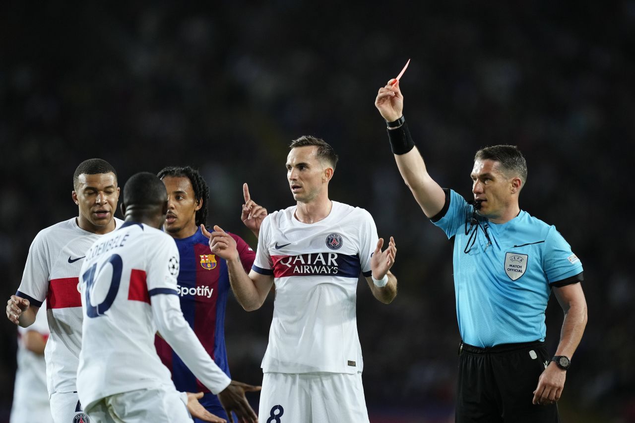Istvan Kovacs, ”arbitraj suspect” la FC Barcelona - PSG 1-4! Presa catalană îl distruge pe centralul român_4