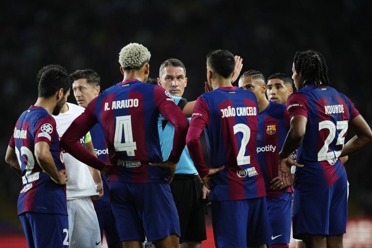 Istvan Kovacs, ”arbitraj suspect” la FC Barcelona - PSG 1-4! Presa catalană îl distruge pe centralul român_1
