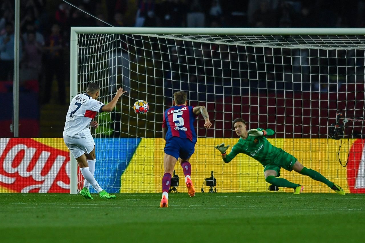 Este sezonul lui Kylian Mbappe! Cifre amețitoare după ”dubla” din FC Barcelona - PSG 1-4_8