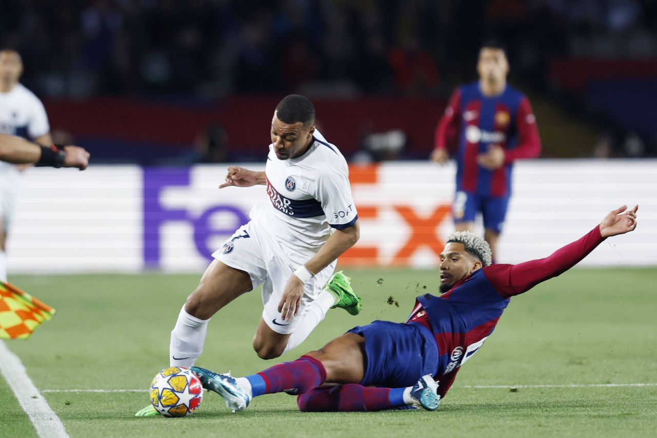 Este sezonul lui Kylian Mbappe! Cifre amețitoare după ”dubla” din FC Barcelona - PSG 1-4_12