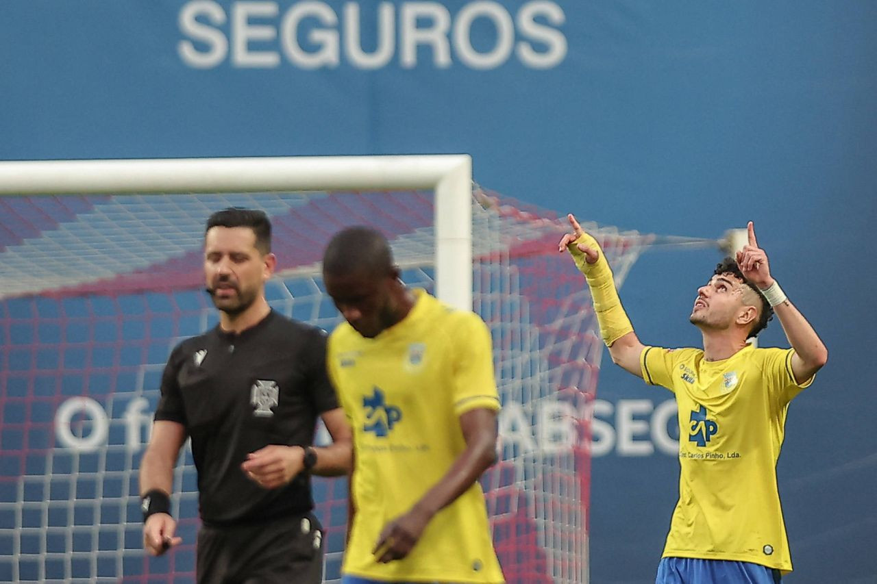 Atacantul minune care rupe porțile în Portugalia, inaccesibil pentru FCSB: cât costă, de fapt, și ce echipe îl vor_3