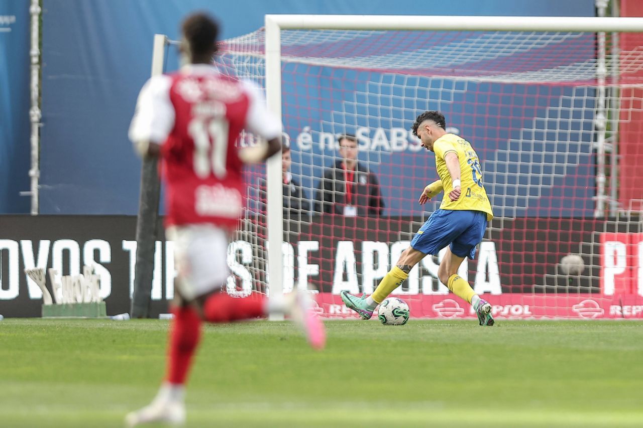 Atacantul minune care rupe porțile în Portugalia, inaccesibil pentru FCSB: cât costă, de fapt, și ce echipe îl vor_4