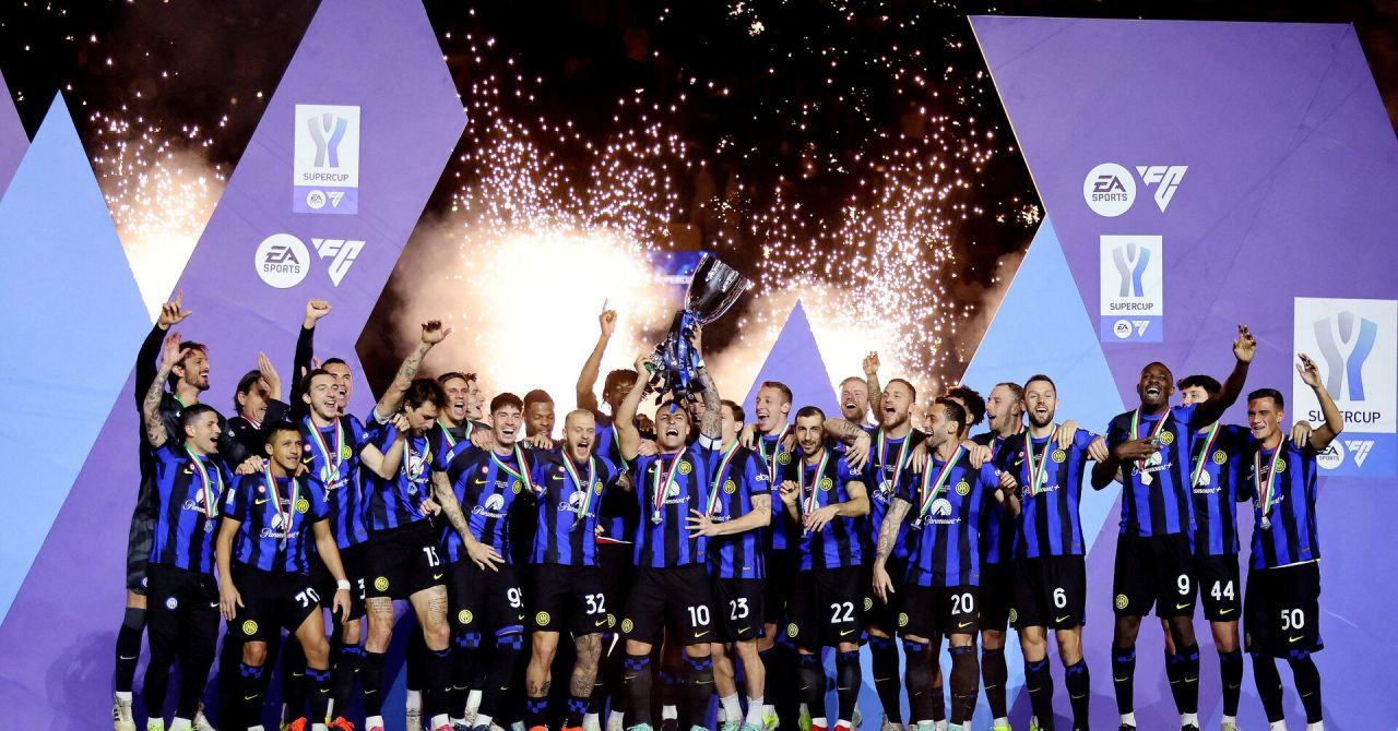 Inter e &bdquo;Made in Rom&acirc;nia&rdquo;! Fotbaliștii lui Inter au petrecut pe ritmuri de manele după ce au c&acirc;știgat scudetto