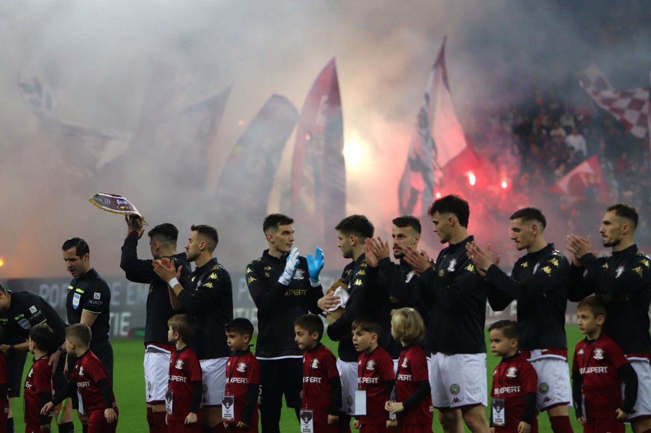 Schimbări masive la Rapid &icirc;n vară: Trebuie 5-6 jucători! Fotbaliștii de pe lista neagră