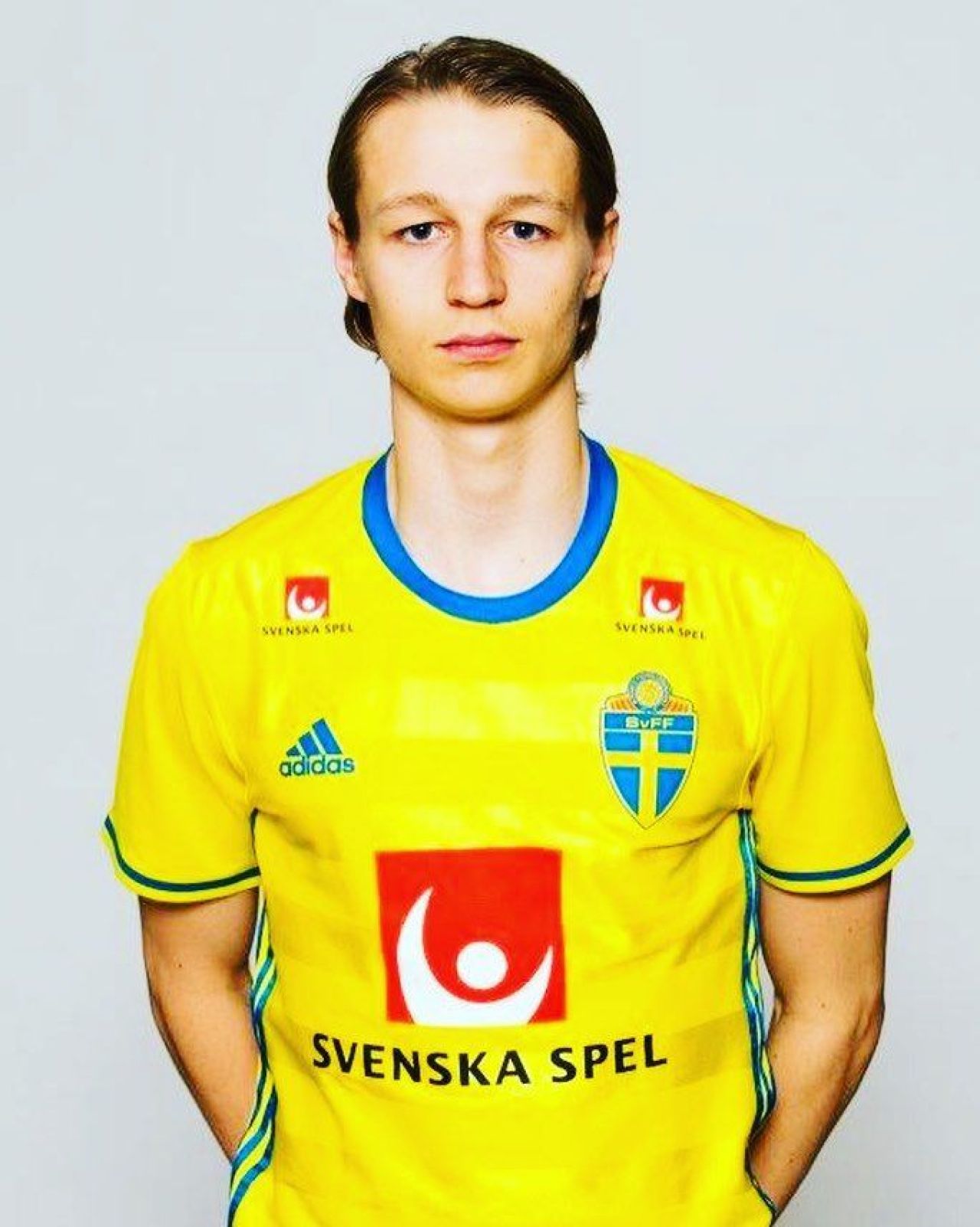Un fost fotbalist de la Pisa s-a lăsat de fotbal și a devenit călugăr budist și instructor de yoga!_4