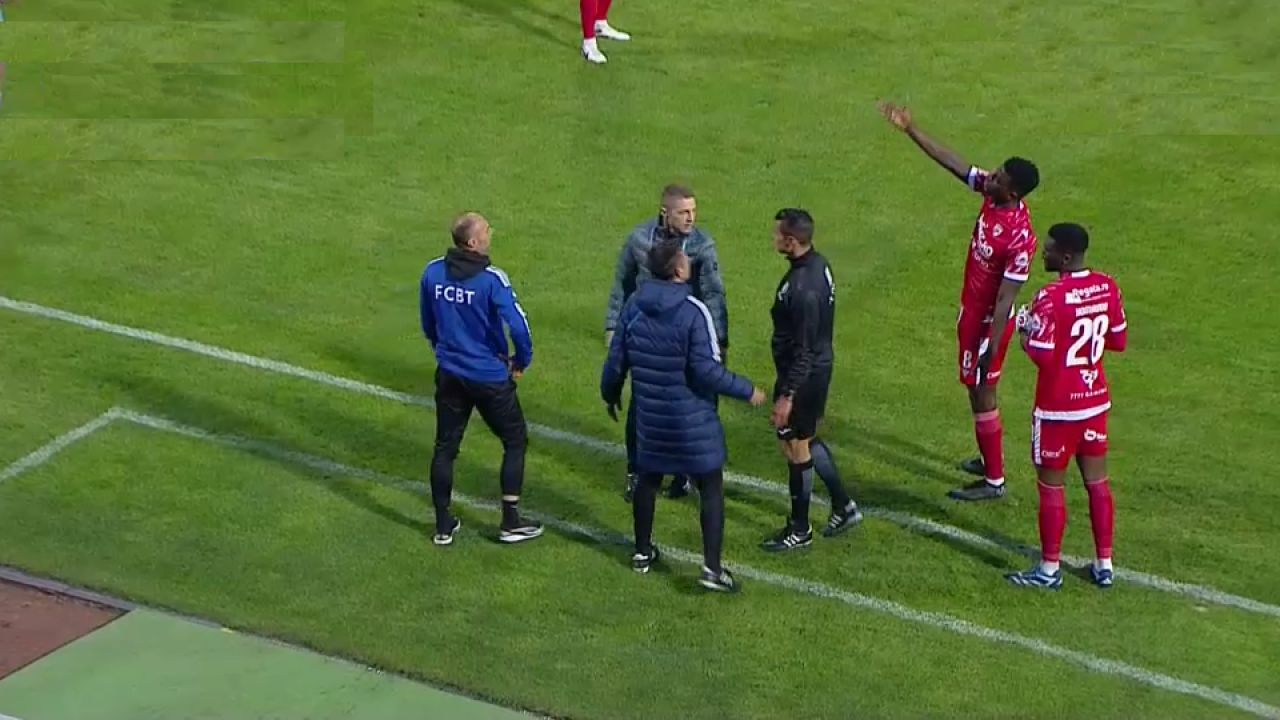 Bogdan Andone a cedat nervos la Botoșani - Dinamo! Antrenorul a sărit la arbitrul meciului_11