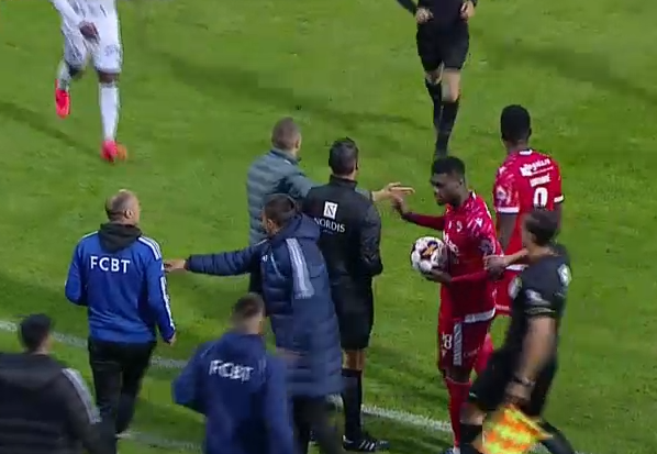 Bogdan Andone a cedat nervos la Botoșani - Dinamo! Antrenorul a sărit la arbitrul meciului_12