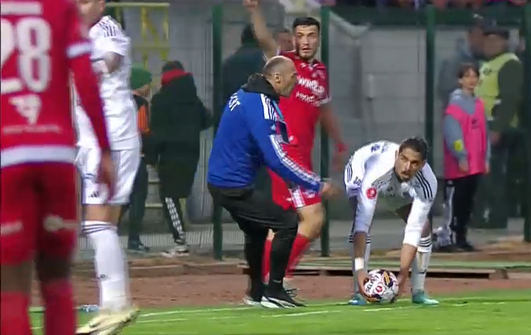 Bogdan Andone a cedat nervos la Botoșani - Dinamo! Antrenorul a sărit la arbitrul meciului_15