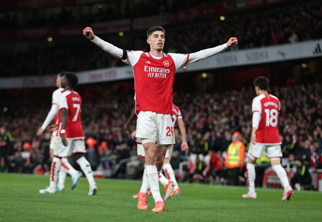 Ce bine e să fii lider în Anglia! Arsenal, 5-0 cu Chelsea pentru titlu, și Leicester City, 5-0 cu Southampton pentru promovare, în două meciuri la indigo_2
