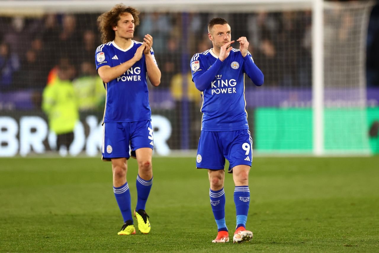 Ce bine e să fii lider în Anglia! Arsenal, 5-0 cu Chelsea pentru titlu, și Leicester City, 5-0 cu Southampton pentru promovare, în două meciuri la indigo_4