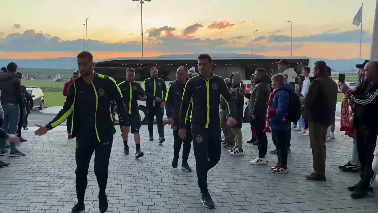 Cu pieptul în față și gata de câștigarea titlului! FCSB a ajuns la Sfântu Gheorghe: cum au fost așteptați jucătorii la stadion_6