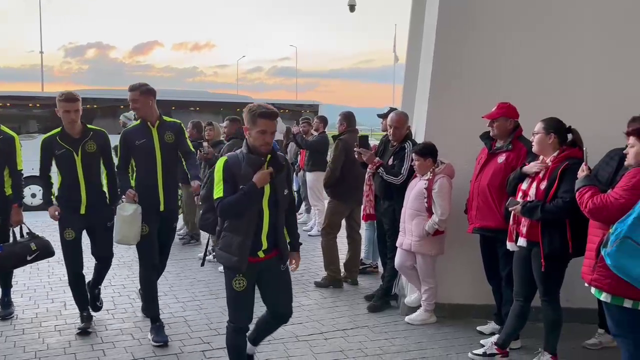 Cu pieptul în față și gata de câștigarea titlului! FCSB a ajuns la Sfântu Gheorghe: cum au fost așteptați jucătorii la stadion_14