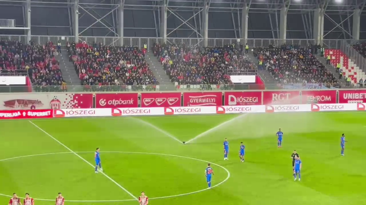 Fără precedent! Au pornit irigațiile pe teren în plin meci la Sepsi - FCSB_7