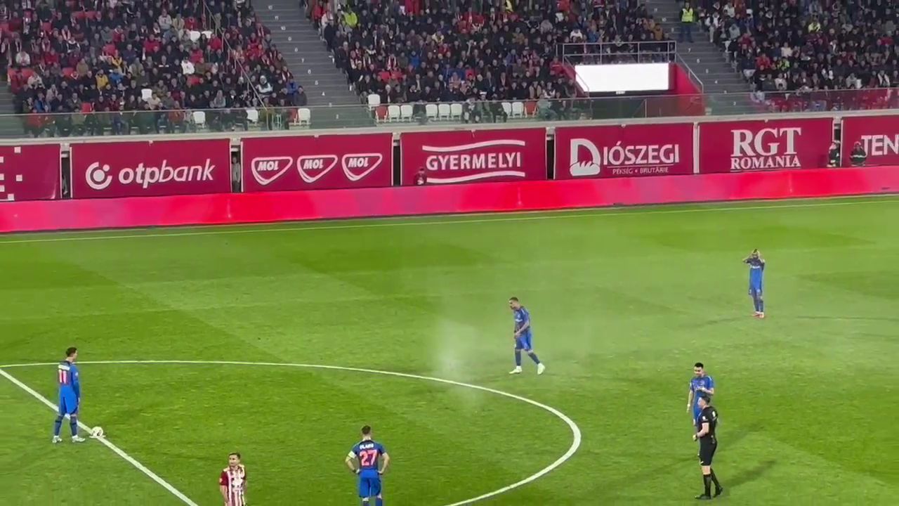 Fără precedent! Au pornit irigațiile pe teren în plin meci la Sepsi - FCSB_16