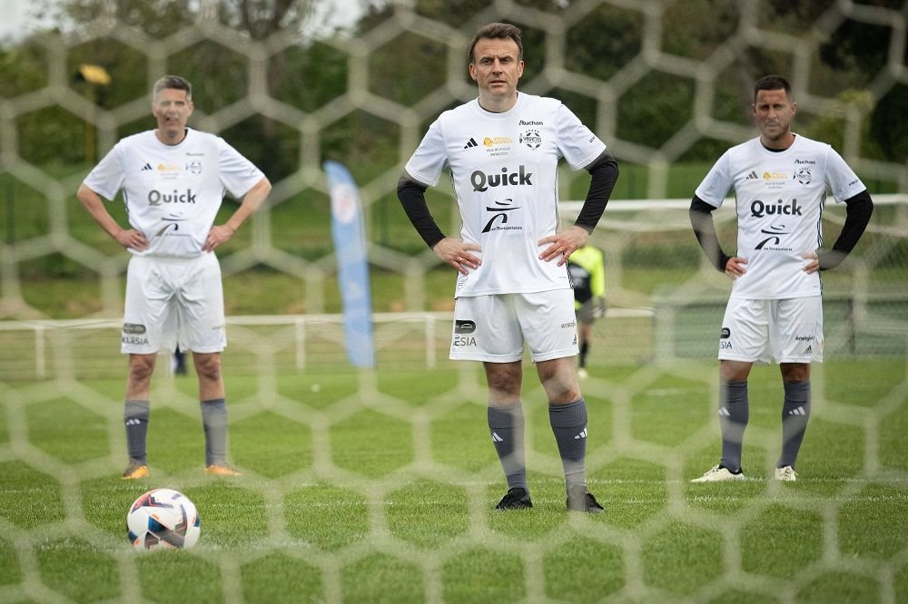 Emmanuel Macron, ce execuție! Cum a dat gol din penalty președintele Franței împotriva echipei lui Arsene Wenger_15