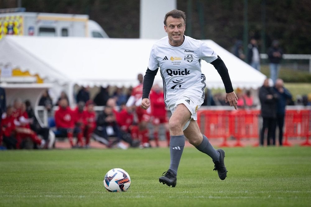 Emmanuel Macron, ce execuție! Cum a dat gol din penalty președintele Franței împotriva echipei lui Arsene Wenger_19
