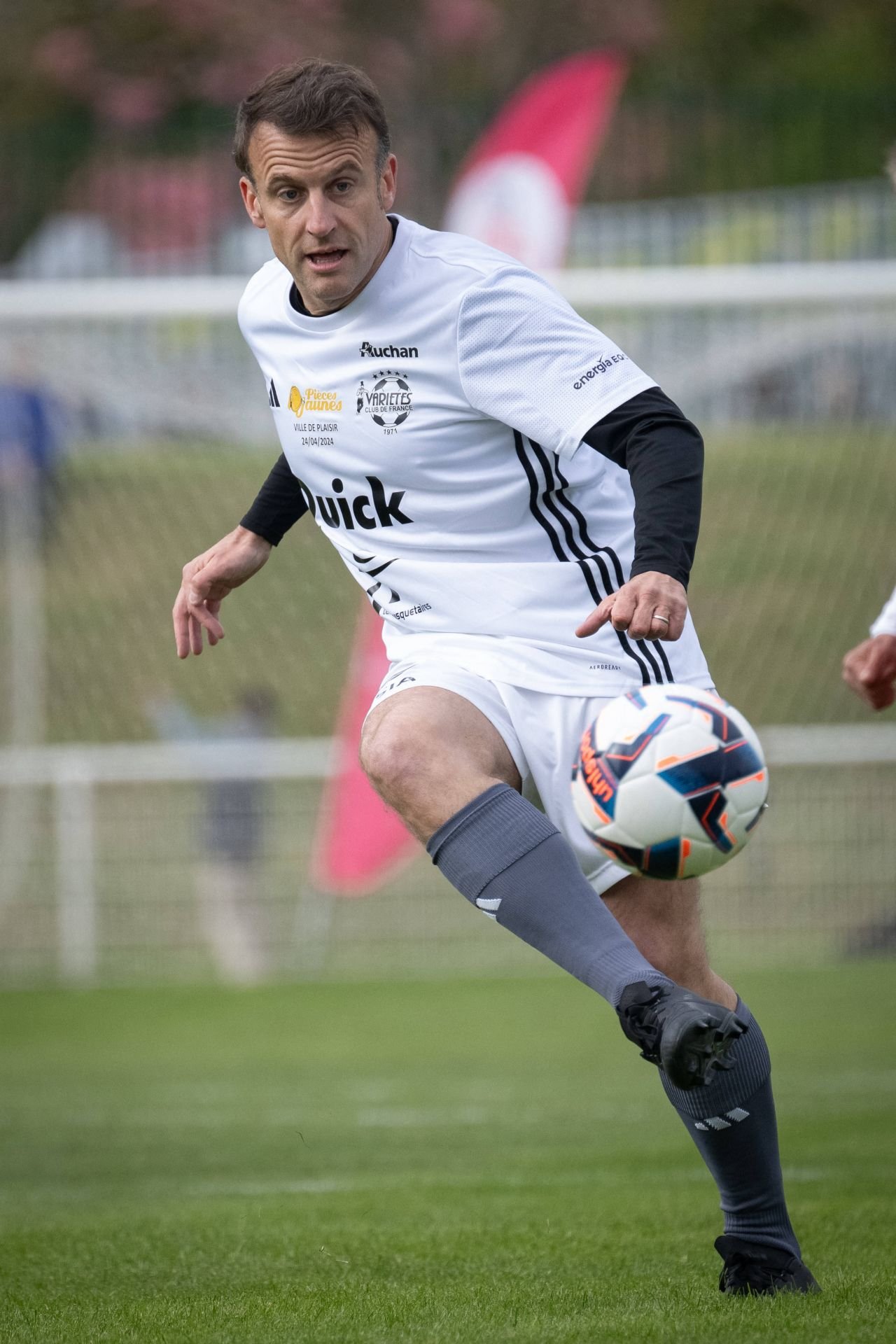 Emmanuel Macron, ce execuție! Cum a dat gol din penalty președintele Franței împotriva echipei lui Arsene Wenger_21
