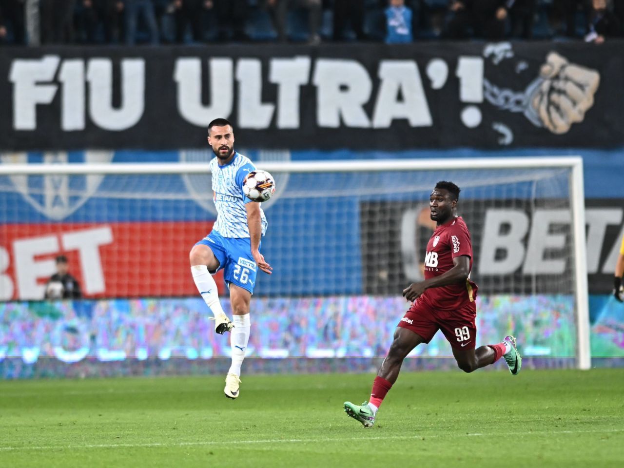 Câți spectatori au fost prezenți la Universitatea Craiova - CFR Cluj_8